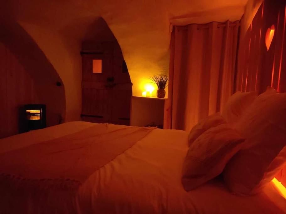 Nuit Romantique Avec Spa Privatif Meilhaud Exterior foto